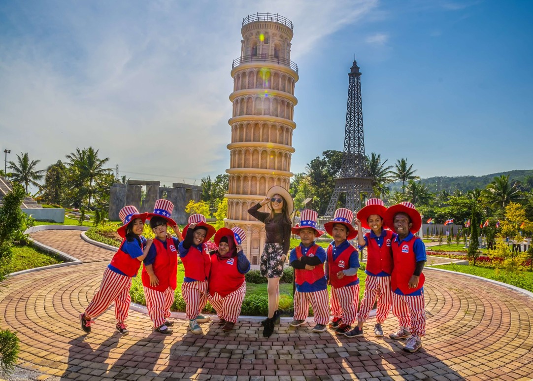 Minimania