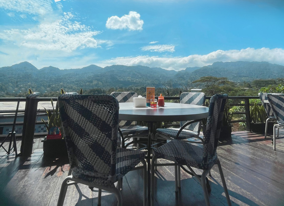 4 Rekomendasi Restoran Keluarga Di Puncak Dengan Pemandangan Menawan