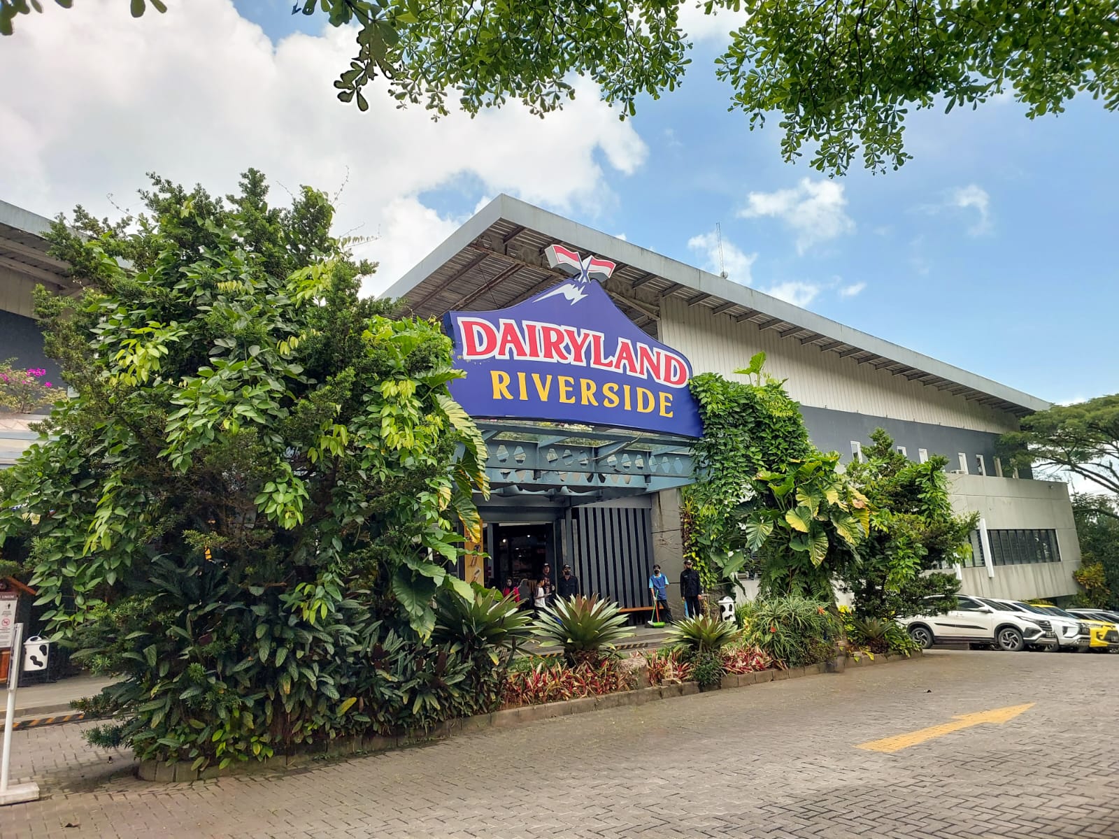 Dairyland Riverside